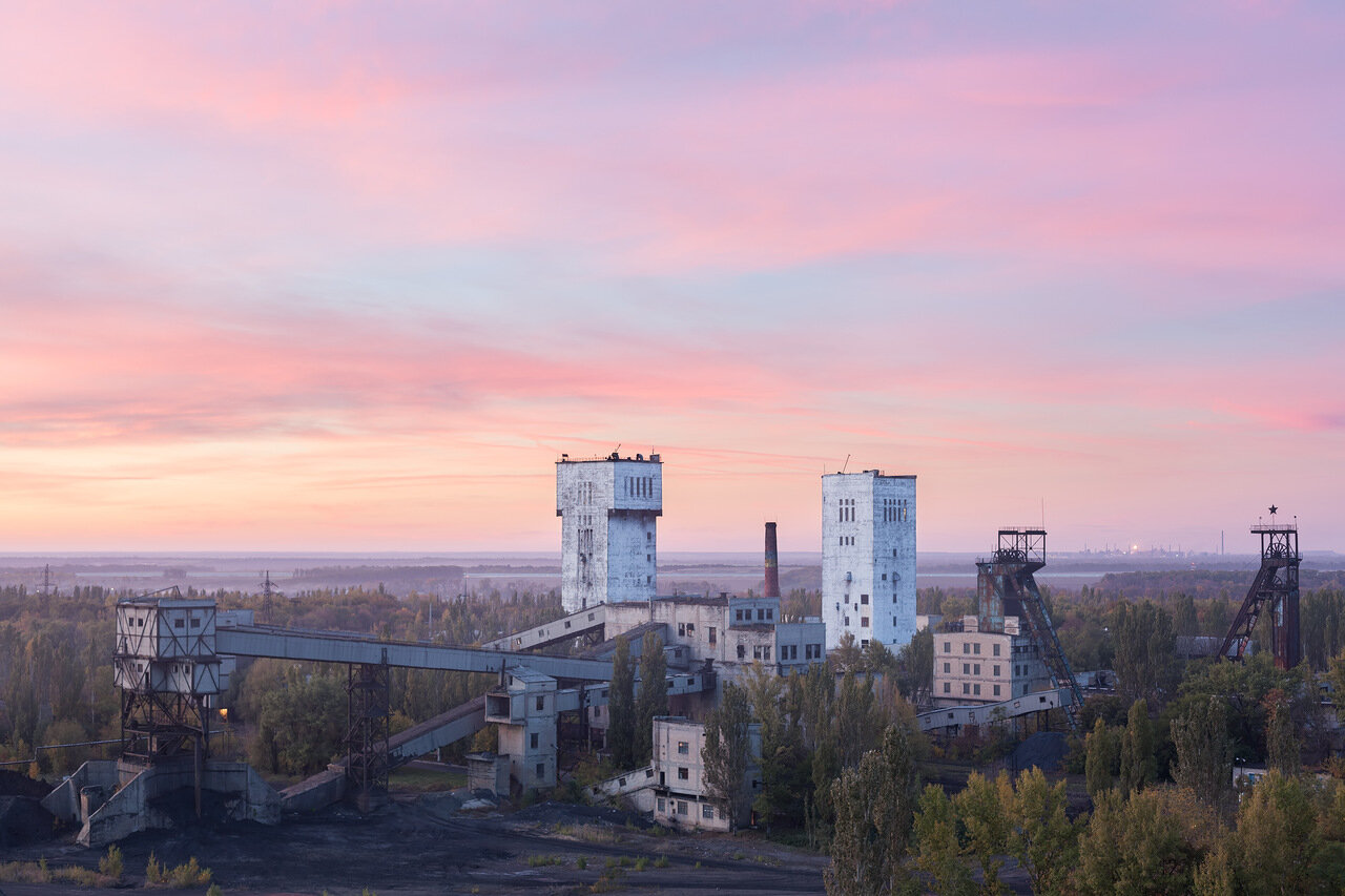 Сутінки над містом · Донецьк