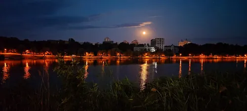 Нічний Донецьк · 2023