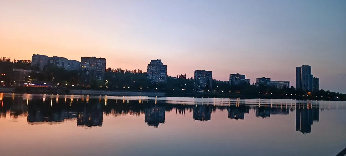 Нічний Донецьк · 2023