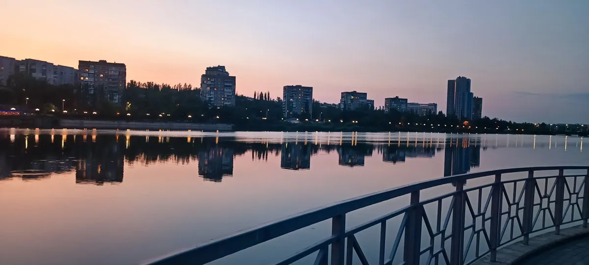 Нічний Донецьк · 2023