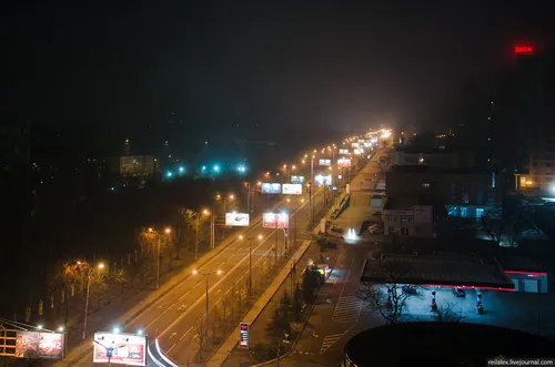 Нічний проспект з висоти · Донецьк