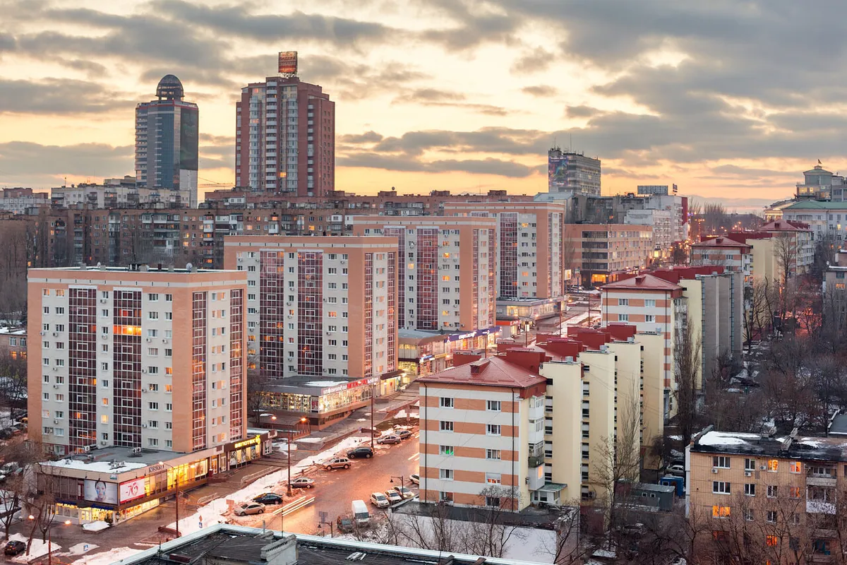 Донецьк · вечірнє місто