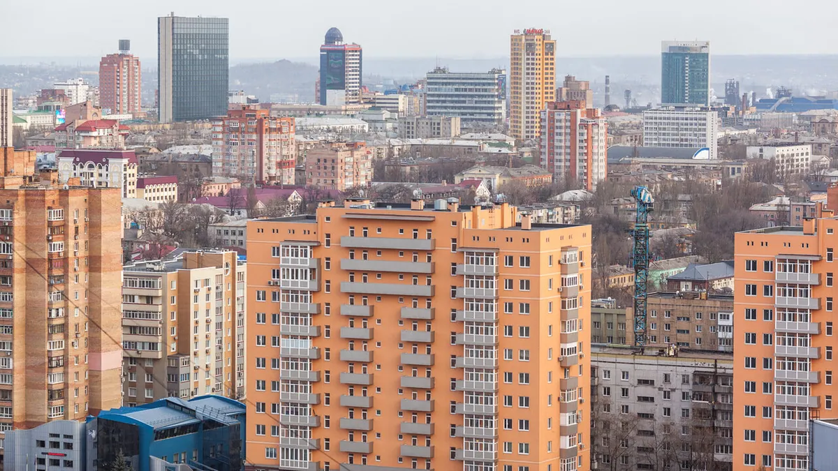 Донецьк · вечірнє місто