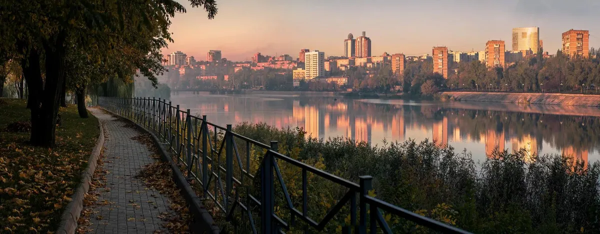 Донецьк · панорама міста на піку розвитку · фото автора