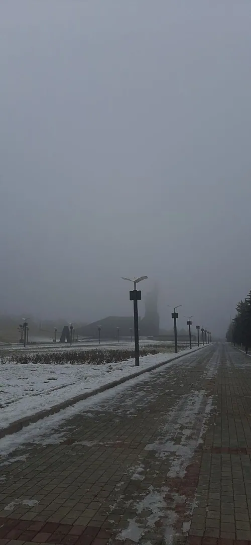 Меморіальний комплекс · алея, зима